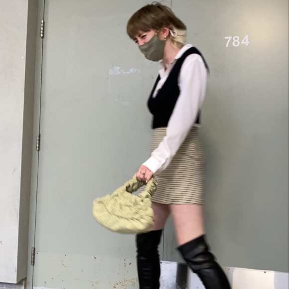 Meet your Posher, Hailey - Picture 1 of 1